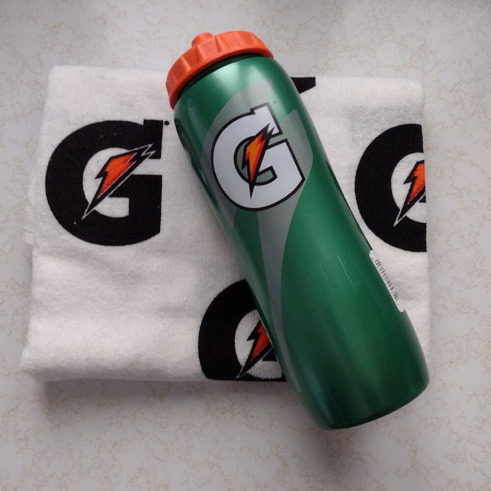 New with Tags BPA Free Gatorade Squeeze Bottle and Gatorade Towel
